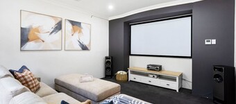 Luxury by the Sea in Burns Beach