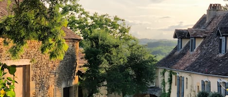Enceinte de lâhĂ©bergement