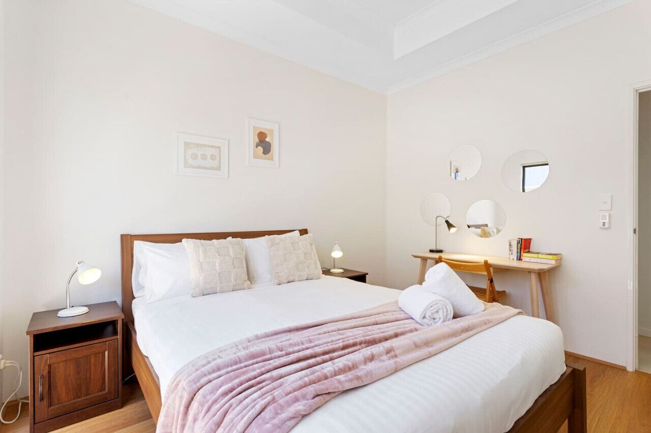 3 bedrooms, desk, iron/ironing board, travel cot