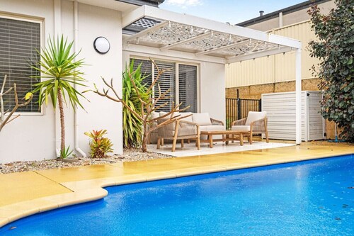 Grandeur Beachside Retreat | Dreamy Getaway Awaits