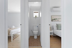 2 bedrooms, iron/ironing board, travel cot, free WiFi