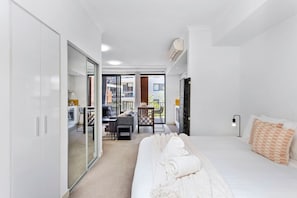 1 chambre, fer et planche à repasser, Wi-Fi gratuit, draps fournis