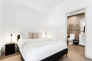 1 dormitorio, tabla de planchar con plancha, wifi gratis y ropa de cama