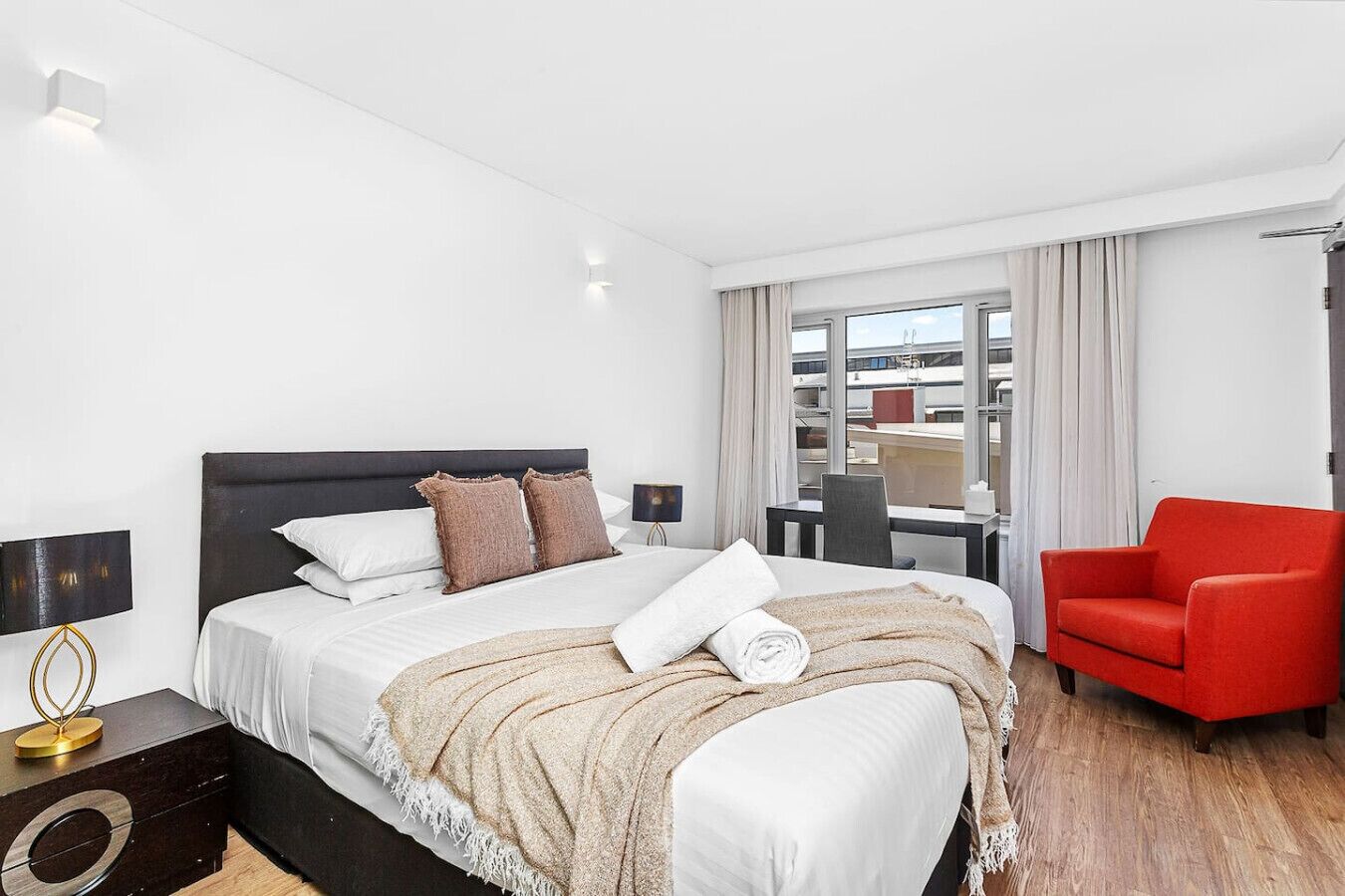 1 bedroom, desk, travel cot, WiFi