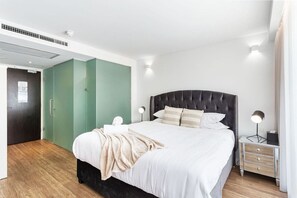 1 غرفة نوم ومكواة/لوح كي وسرير سفر وواي فاي