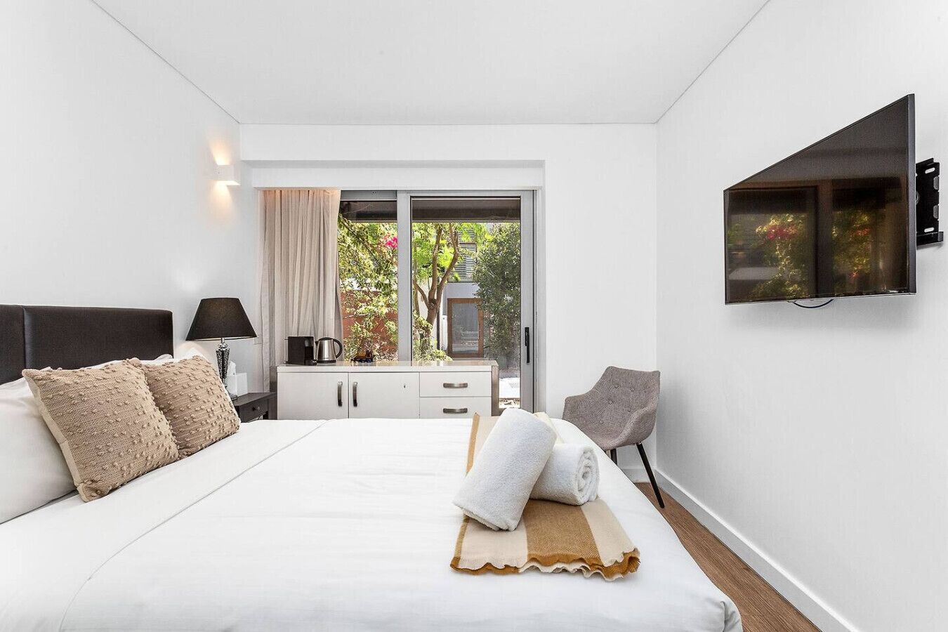 1 chambre, fer et planche à repasser, lit parapluie, Wi-Fi