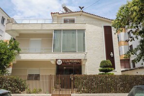 Voorkant van accommodatie