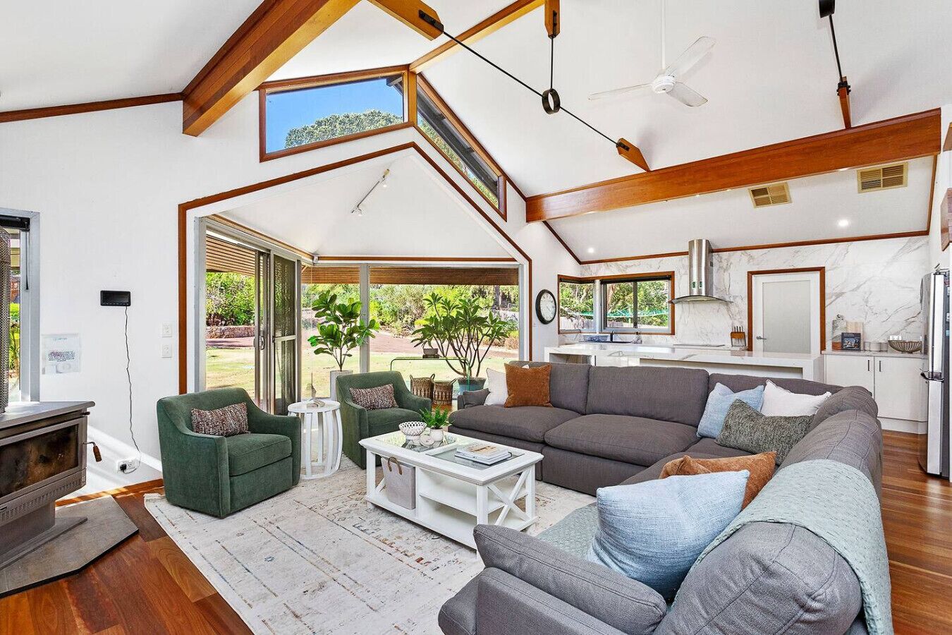 TV, fireplace, stereo