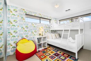 5 slaapkamers, een bureau, wifi
