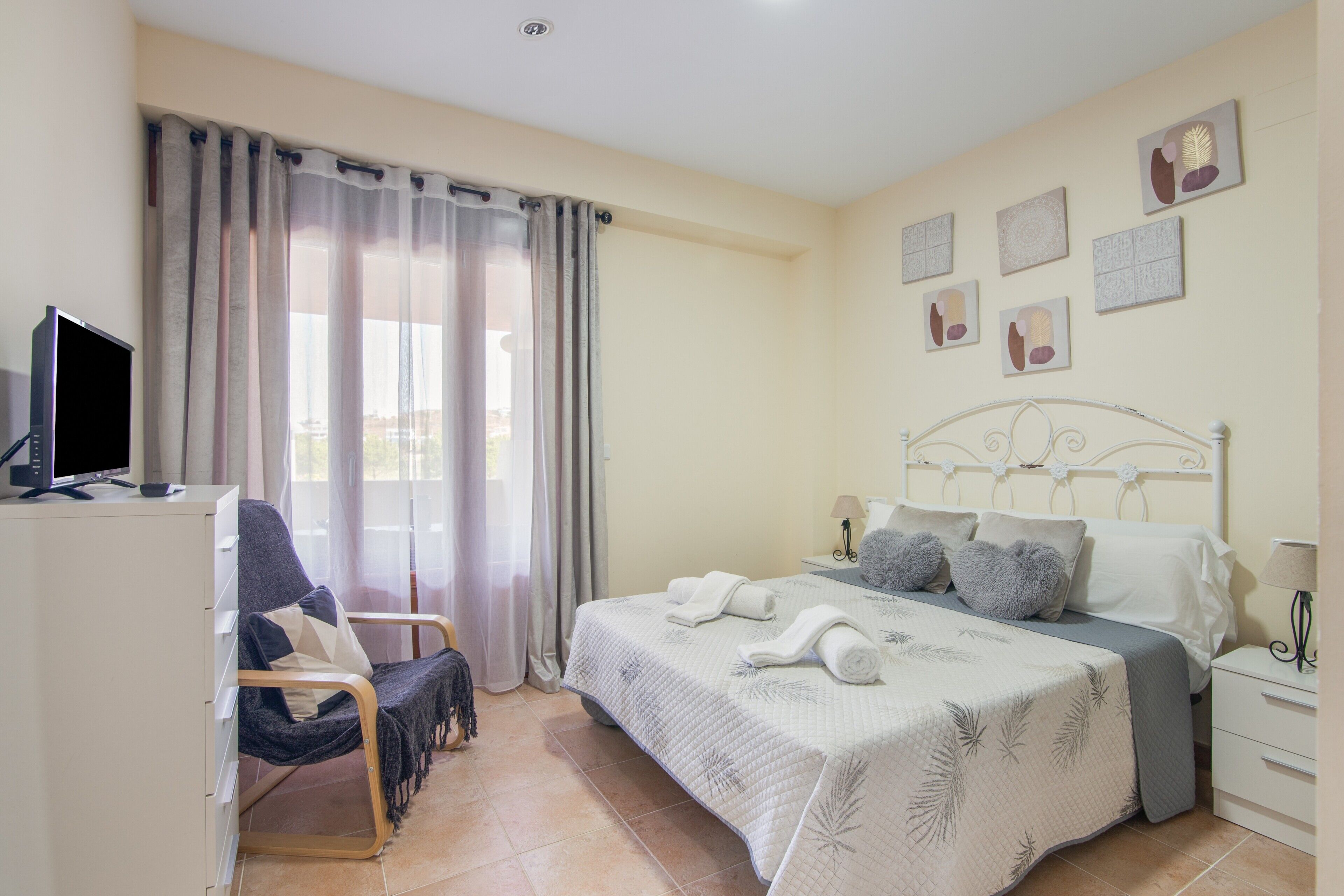 2 sovrum, strykjärn/strykbräda, wi-fi och sängkläder