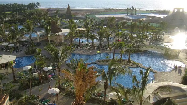 Pool - Cozy 1-bedroom Suite with fitness room, AC in charming Nuevo Vallarta (Nuevo Vallarta)