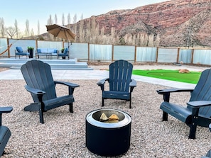 Terrace/patio - MtnViews–Hot tub-Mini Golf–Bocce–Pool Table–3000sf (Moab)