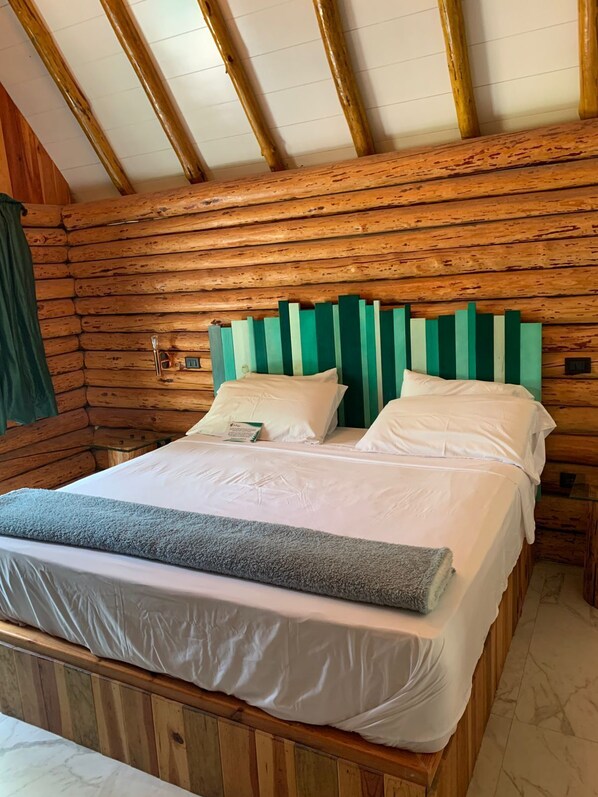 Deluxe Room, 1 King Bed, Garden View | Desk, laptop workspace, free WiFi - Hotel Bellotas Resort (Badiraguato)