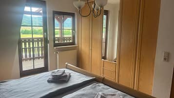 3 slaapkamers, reisbedje, gratis wifi, beddengoed