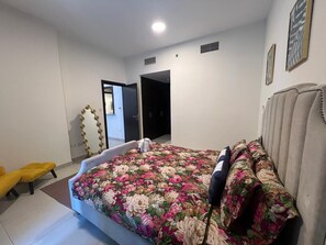 1 bedroom, internet, bed sheets