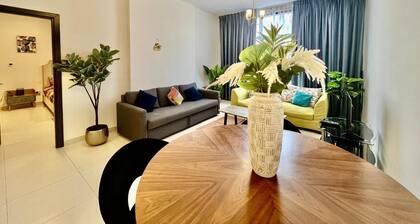 Sleep 5 1-bedroom apartment in amazing with private parking Pool & gym