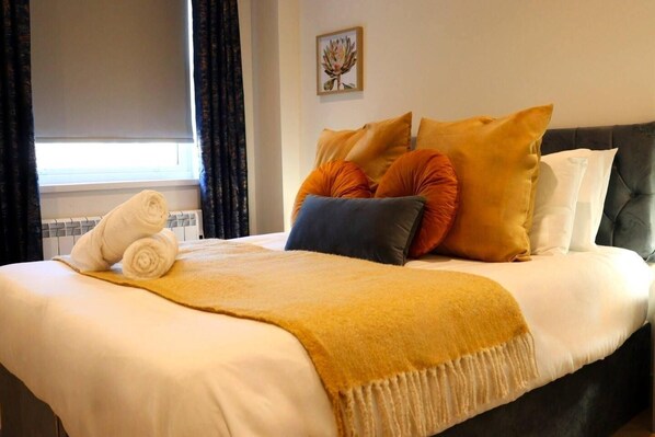 1 dormitorio, tabla de planchar con plancha, wifi gratis y ropa de cama