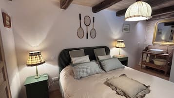 4 dormitorios, tabla de planchar con plancha, wifi y ropa de cama