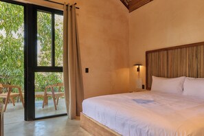 ميني بار وخزنة داخل الغرفة ومكواة/لوح كي وواي فاي مجانًا