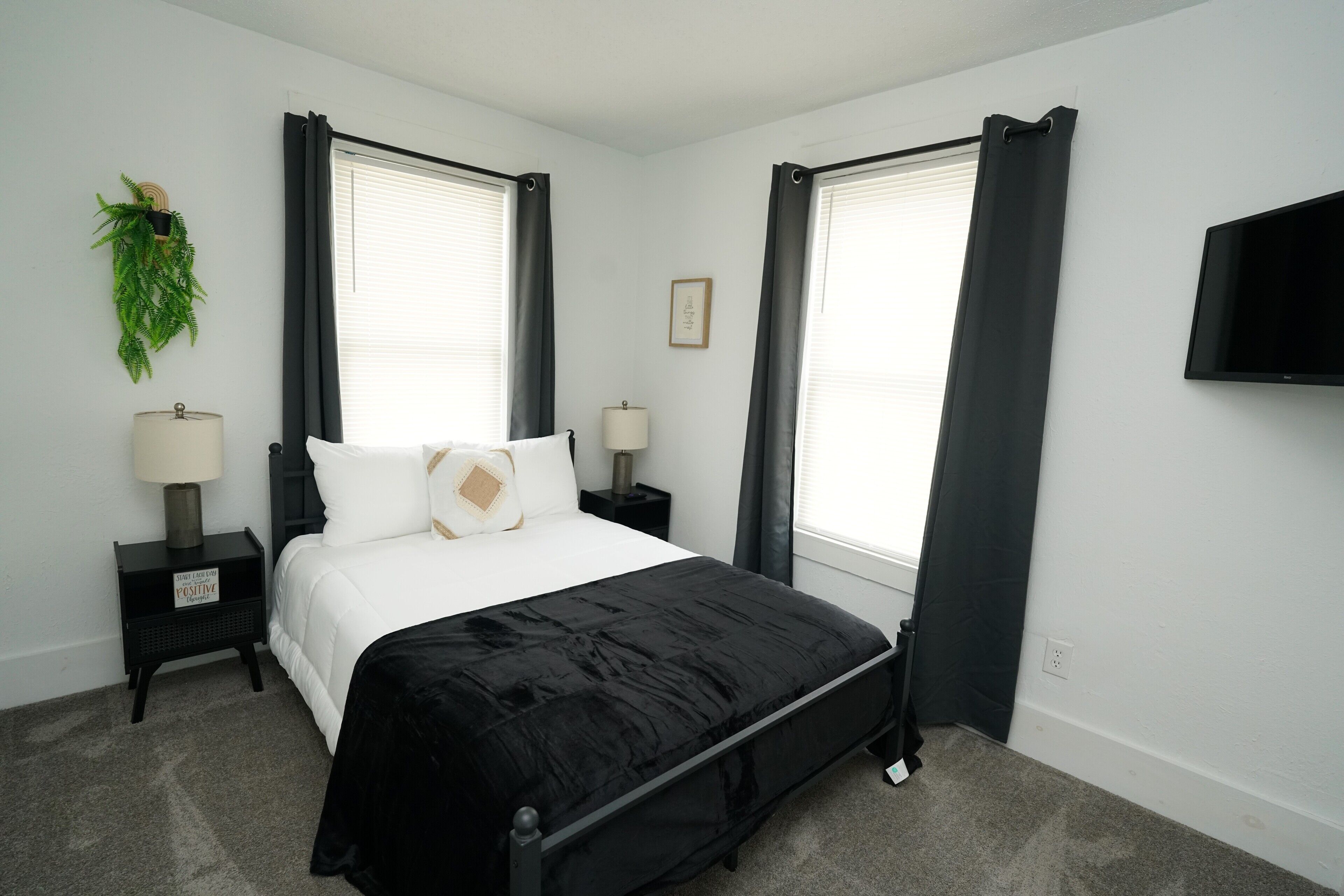 4 Schlafzimmer, Schreibtisch, Bügeleisen/Bügelbrett, Reisekinderbett