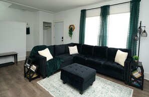 Smart TV, books, stereo