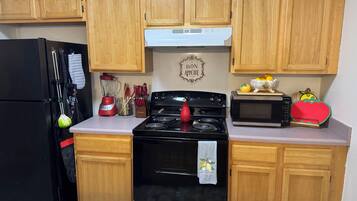 Micro-ondas, cooktop, lava-louças