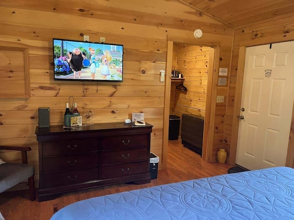 1 bedroom, WiFi (free), bed sheets