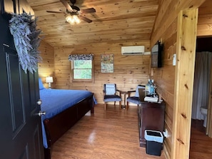 1 bedroom, WiFi (free), bed sheets - NEW! Blue Ridge Bound Cabin 326 (Floyd)