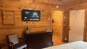 1 bedroom, WiFi (free), bed sheets