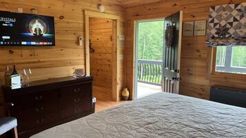 1 bedroom, WiFi (free), bed sheets