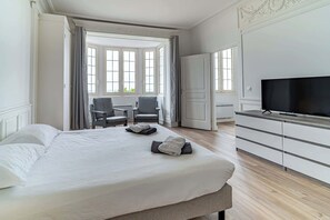 1 habitación, tabla de planchar con plancha, wifi y ropa de cama 