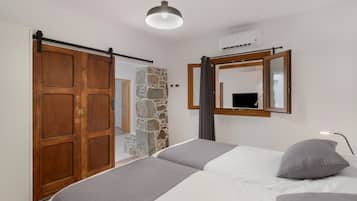 2 chambres, fer et planche à repasser, Wi-Fi, draps fournis