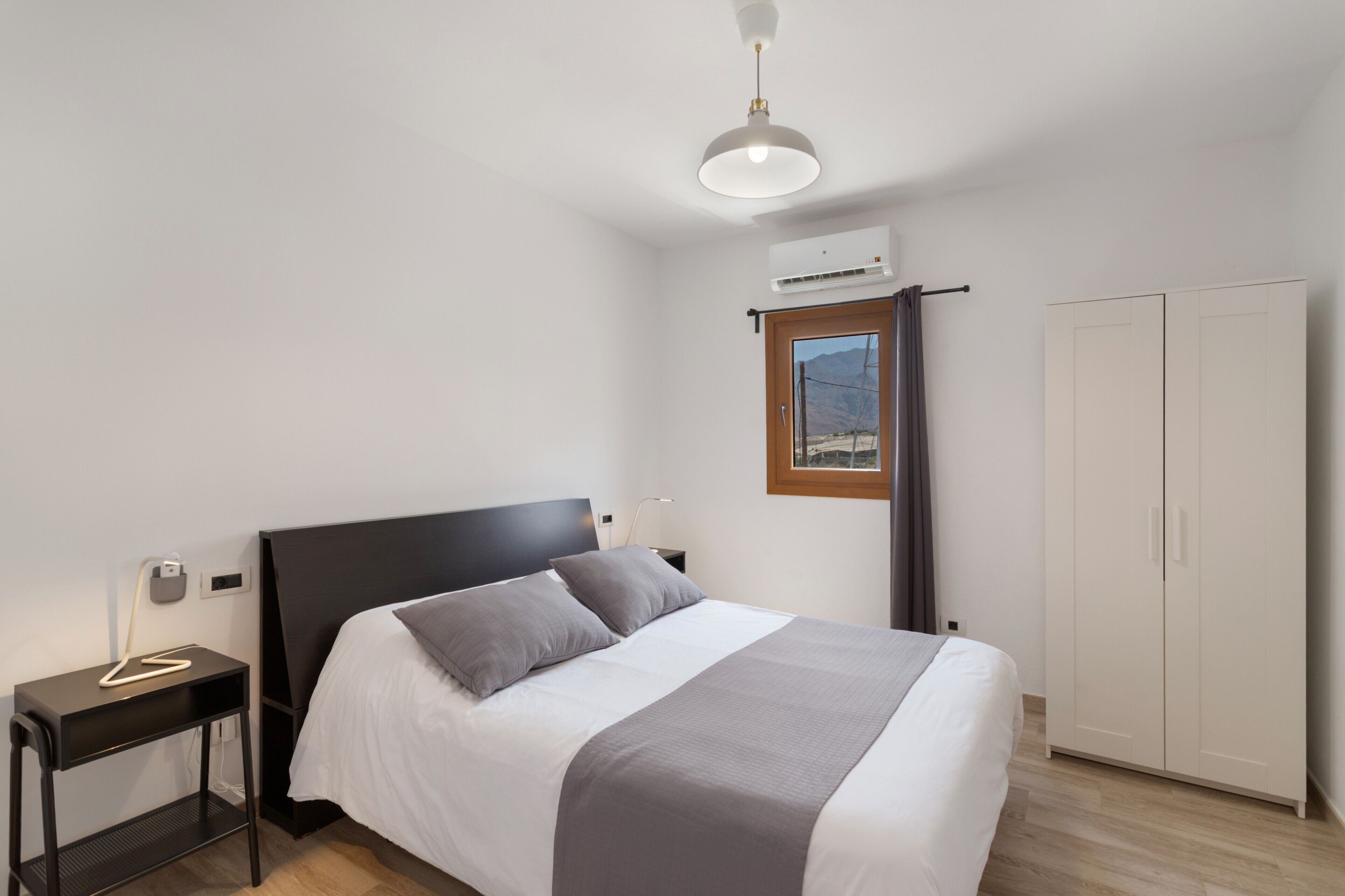 2 dormitorios, tabla de planchar con plancha, wifi y ropa de cama