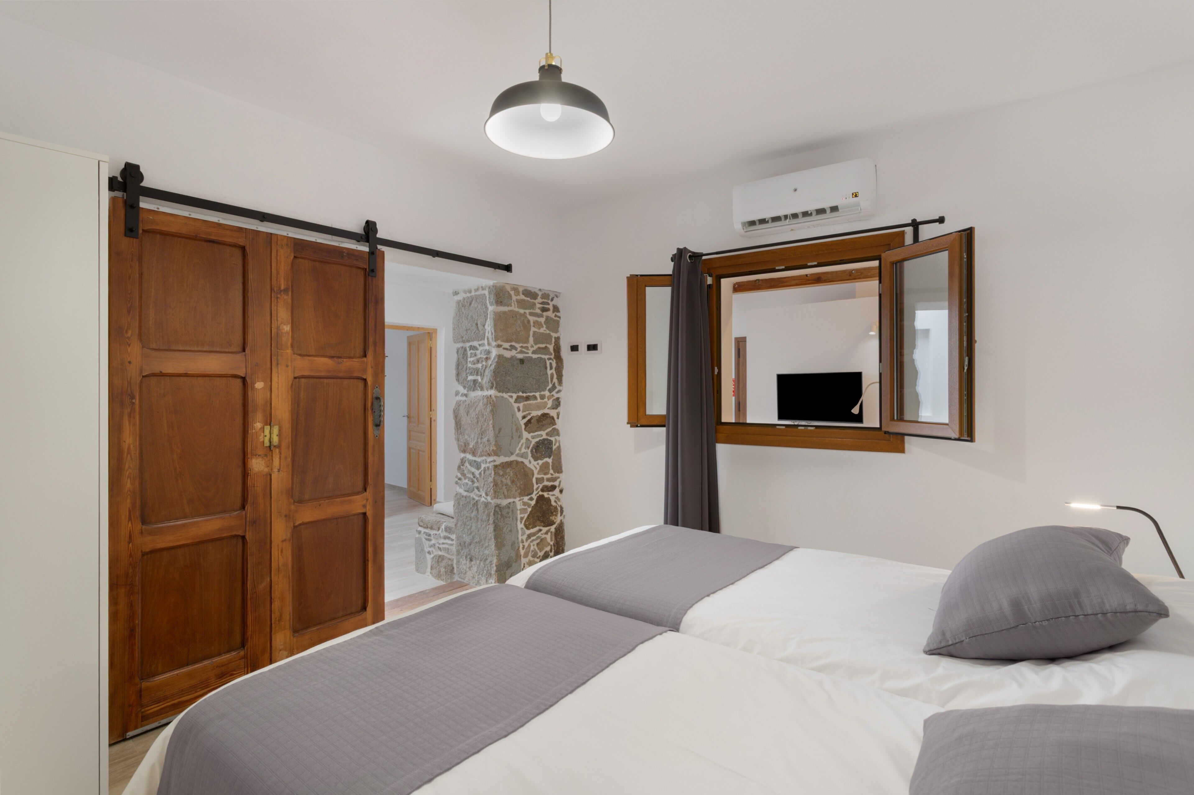 2 dormitorios, tabla de planchar con plancha, wifi y ropa de cama