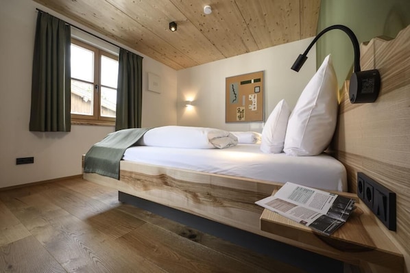 2 bedrooms, bed sheets