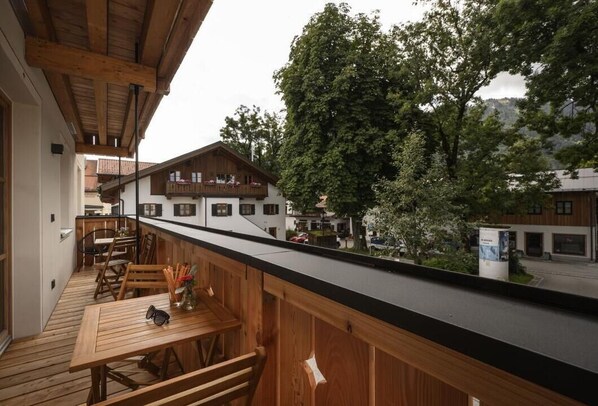 Outdoor dining - Sternenhimmel - holiday apartment Einhorn (Oberammergau)