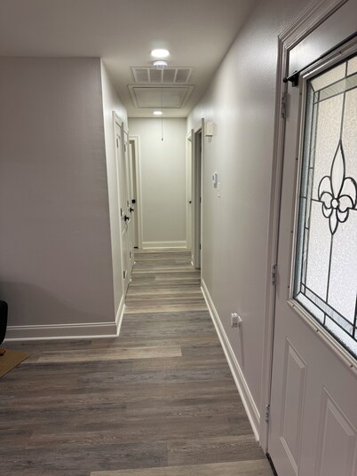 Cool 3-bedroom house with Central AC/Heat, Ultra fast WIFI in Belle Rose
