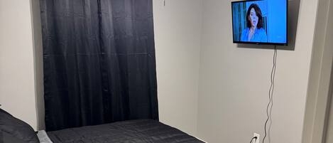 3 quartos, ferros/tábuas de passar roupa, Wi-Fi, roupa de cama