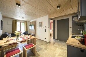 Fridge, oven, dishwasher, coffee/tea maker - Sternenhimmel - holiday apartment Kassiopeia (Oberammergau)