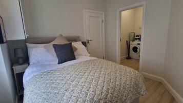 1 bedroom, iron/ironing board, Internet, bed sheets