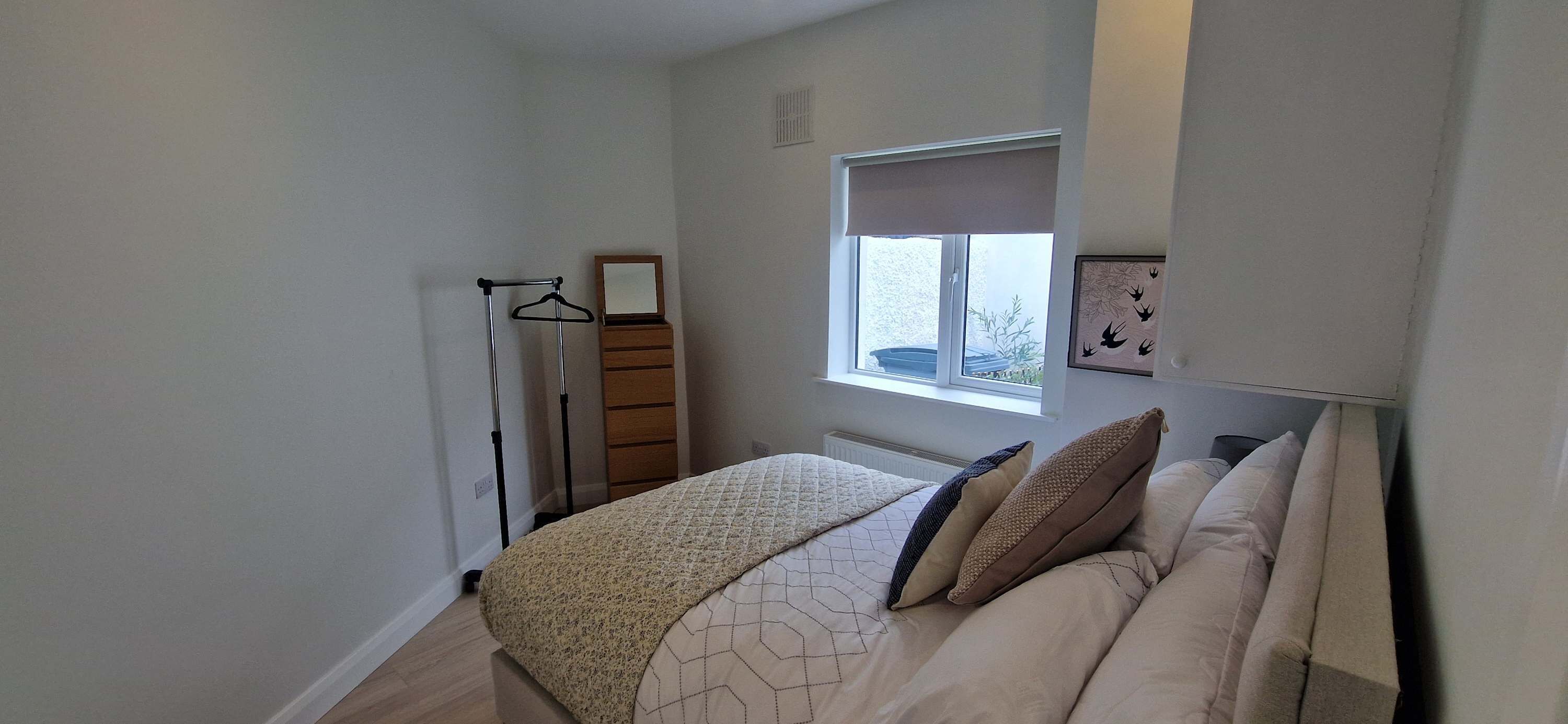 1 chambre, fer et planche à repasser, accès à Internet, literie fournie