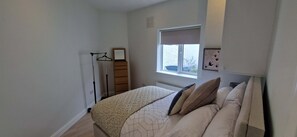 1 bedroom, iron/ironing board, internet, bed sheets