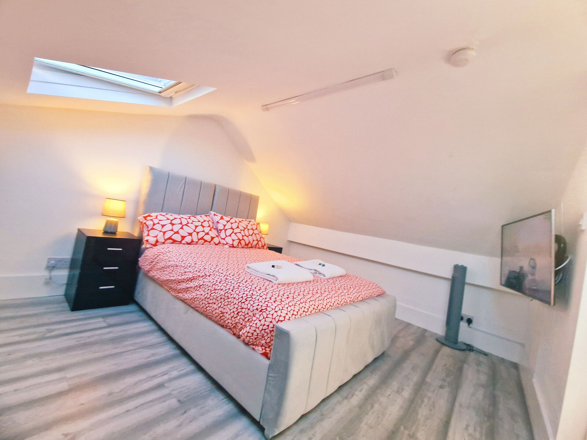 4 bedrooms, iron/ironing board, Internet, bed sheets