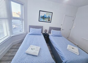 4 Schlafzimmer, Bügeleisen/Bügelbrett, Internetzugang, Bettwäsche