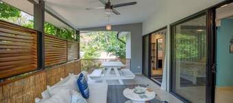 Blue Bahamas - 2BR / 2BA (10 Min Beach Walk)
