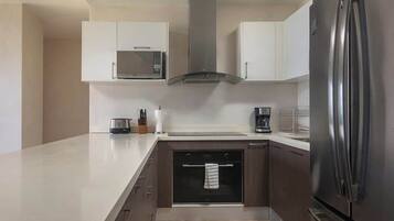 微波爐、咖啡機/沖茶器、廚房用具/餐具/器皿