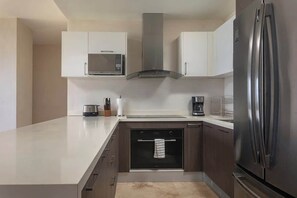 Micro-ondes, cafetière/bouilloire