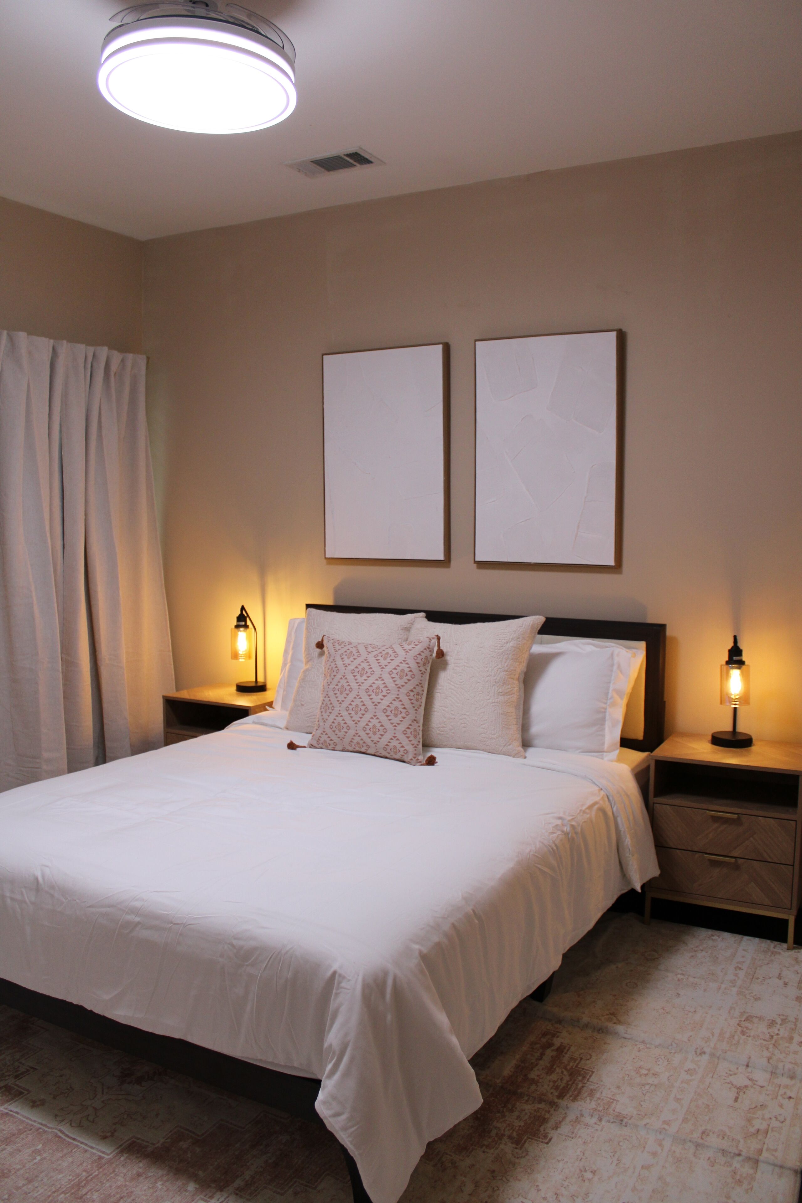 3 habitaciones, escritorio, tabla de planchar con plancha y wifi gratis 