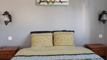 2 slaapkamers, een strijkplank/strijkijzer, wifi, beddengoed