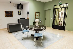 En 50-tommers smart-TV med Parabol-TV